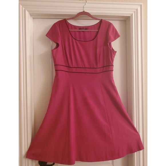 Classic Fuschia Dress - Picture 5 of 5